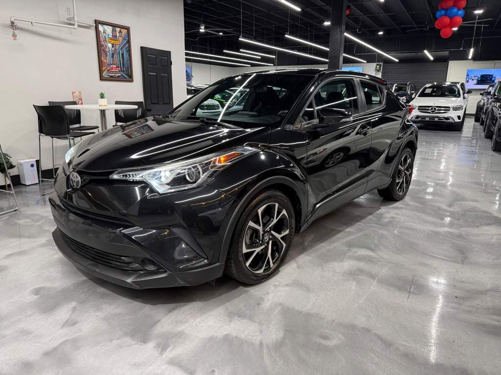 2018 Toyota C-HR XLE/XLE Premium — photo 1